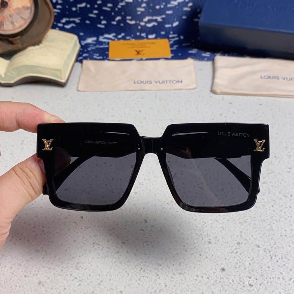 Chic Square Black Sunglasses