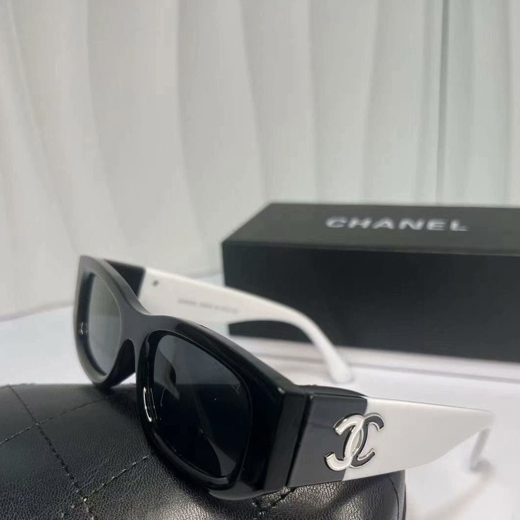 Slim Frame Contrast White Arms Sunglasses