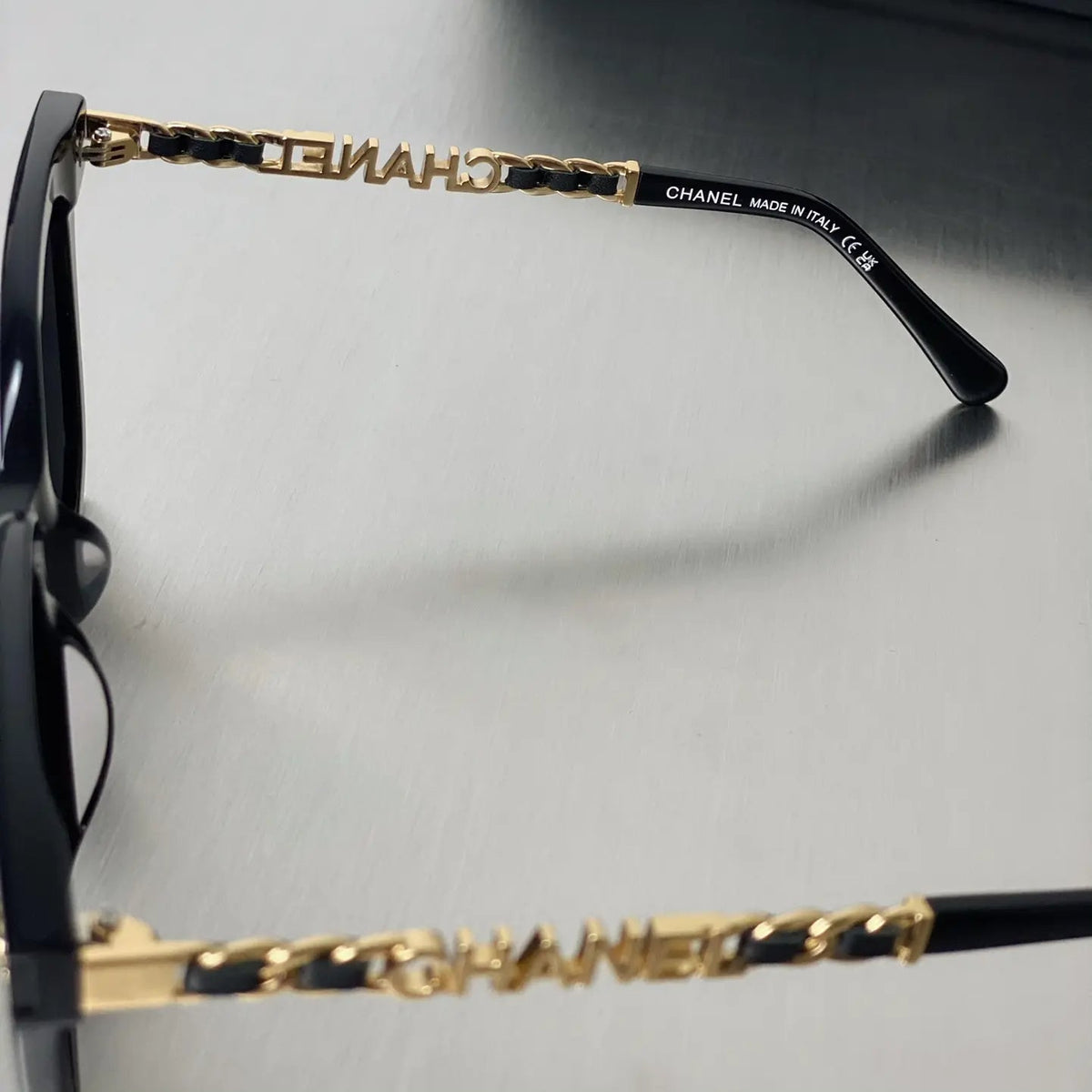 Oversized Black Gold Detai Sunglasses