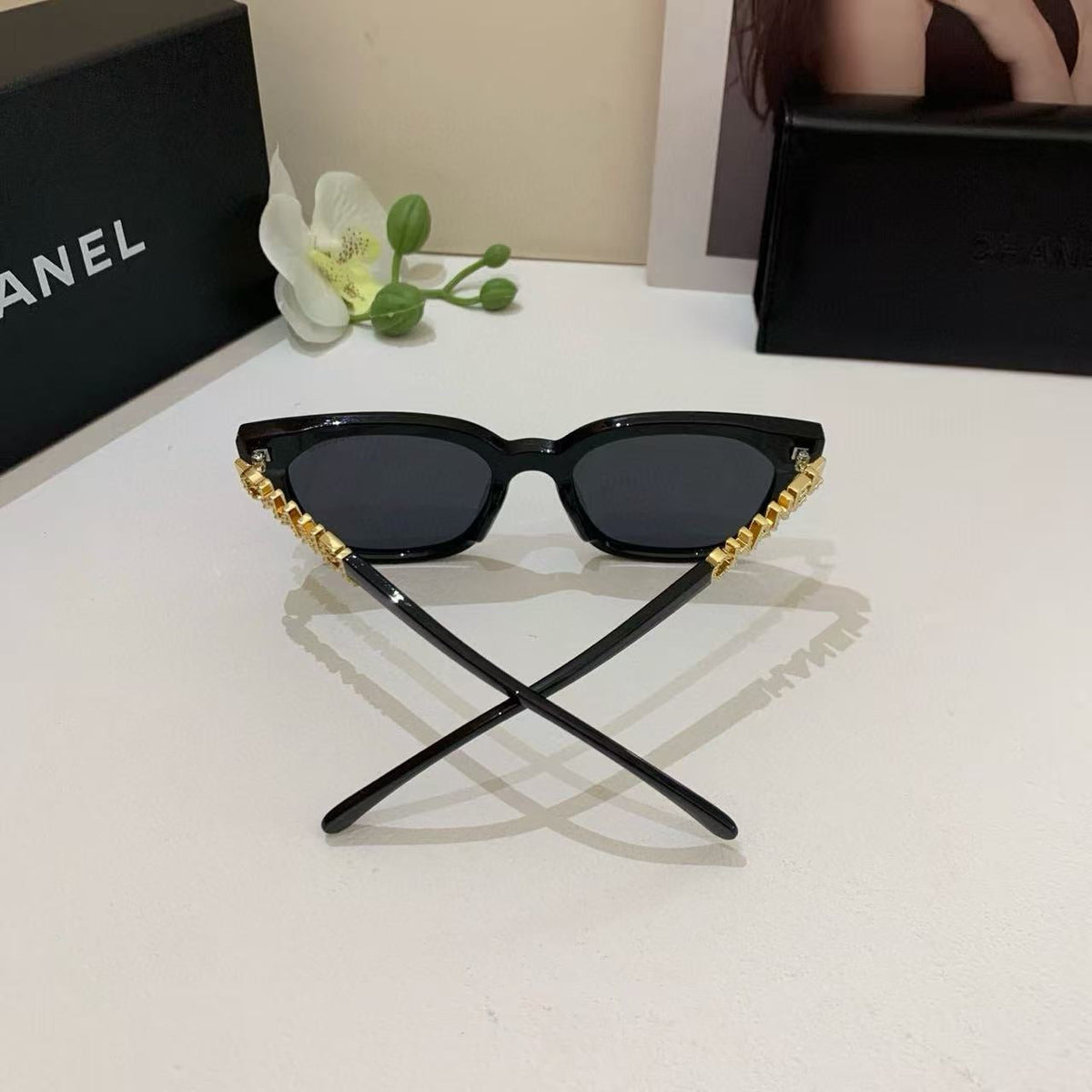 Fashion Black with Gold Detai Sunglasses
