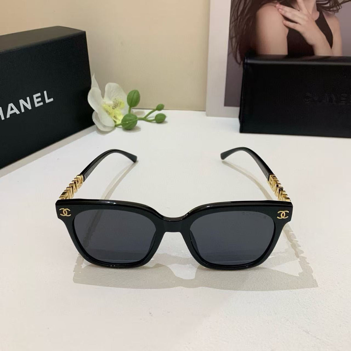 Fashion Black with Gold Detai Sunglasses
