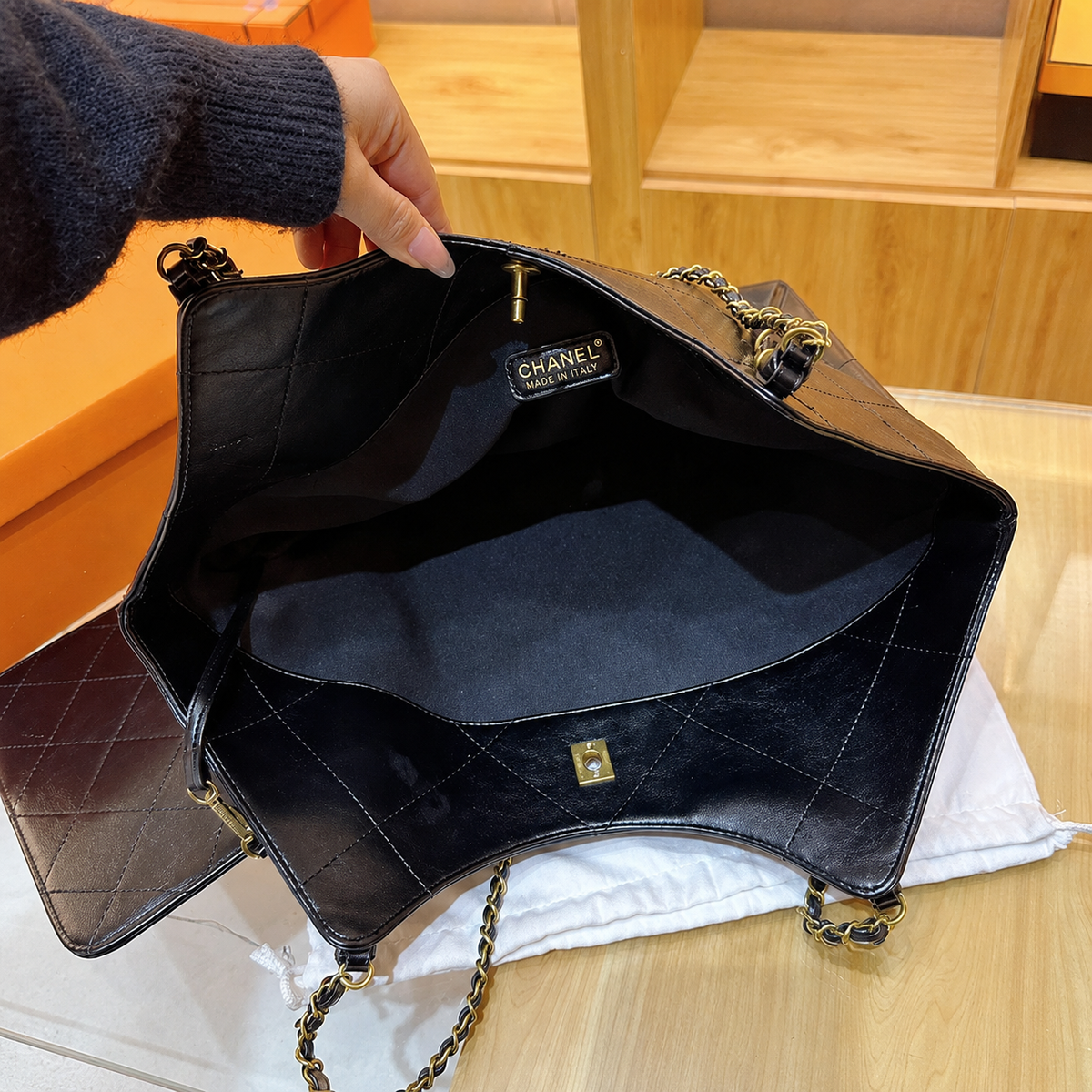 Black Leather Commuter Shoulder Bag