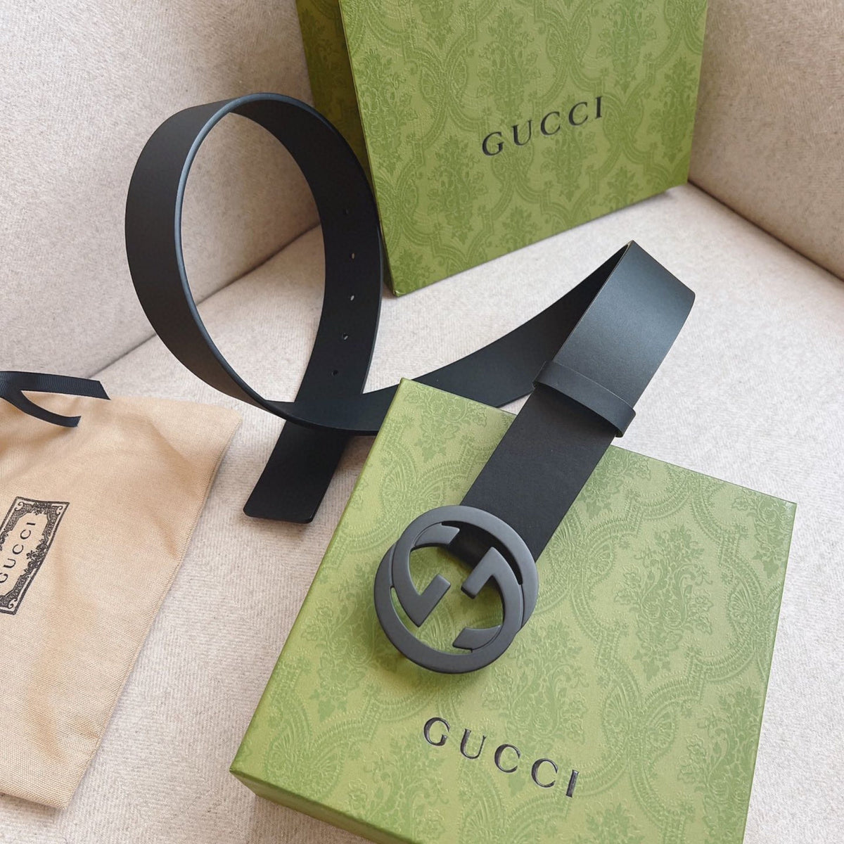 Minimalist Black Waist Belt
