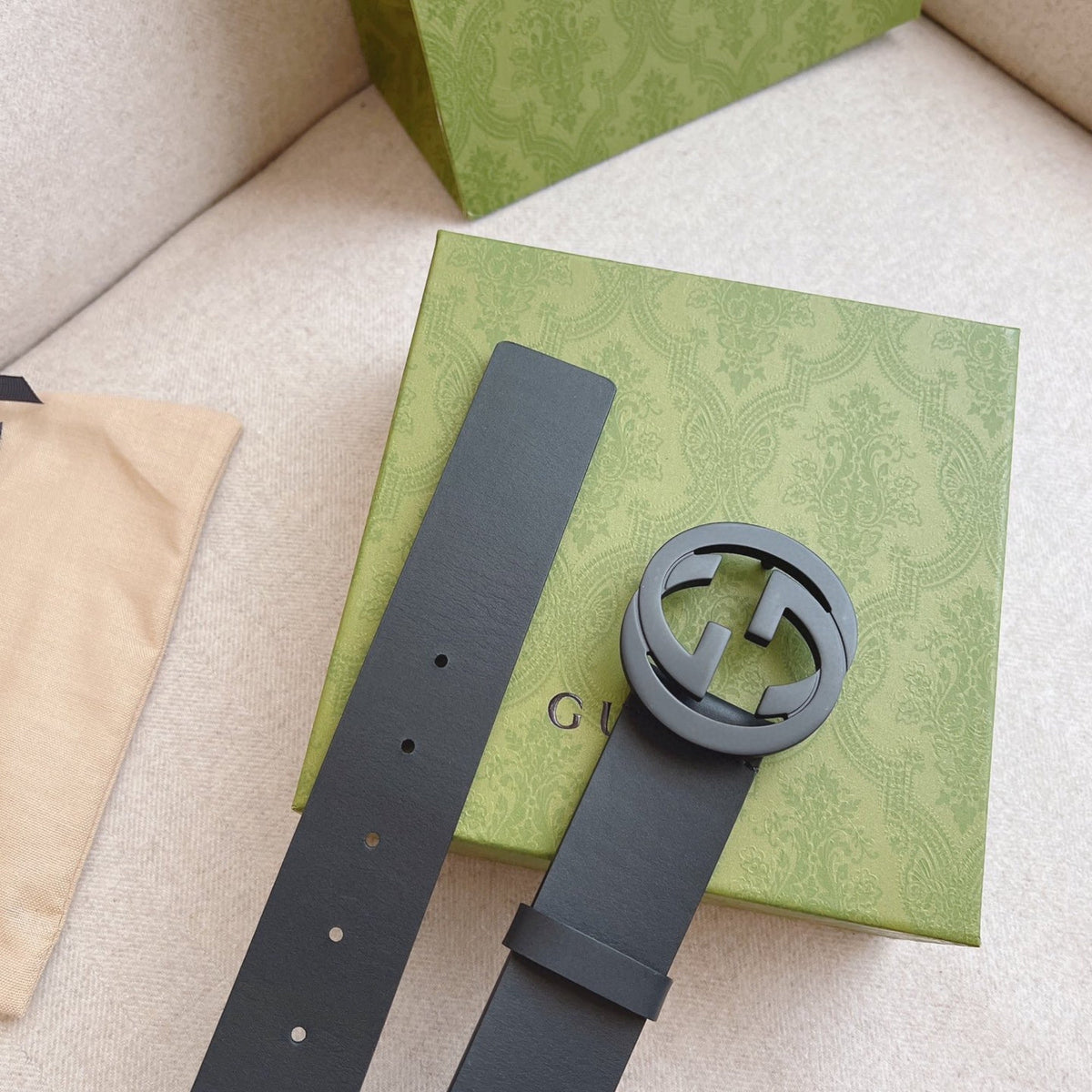 Minimalist Black Waist Belt