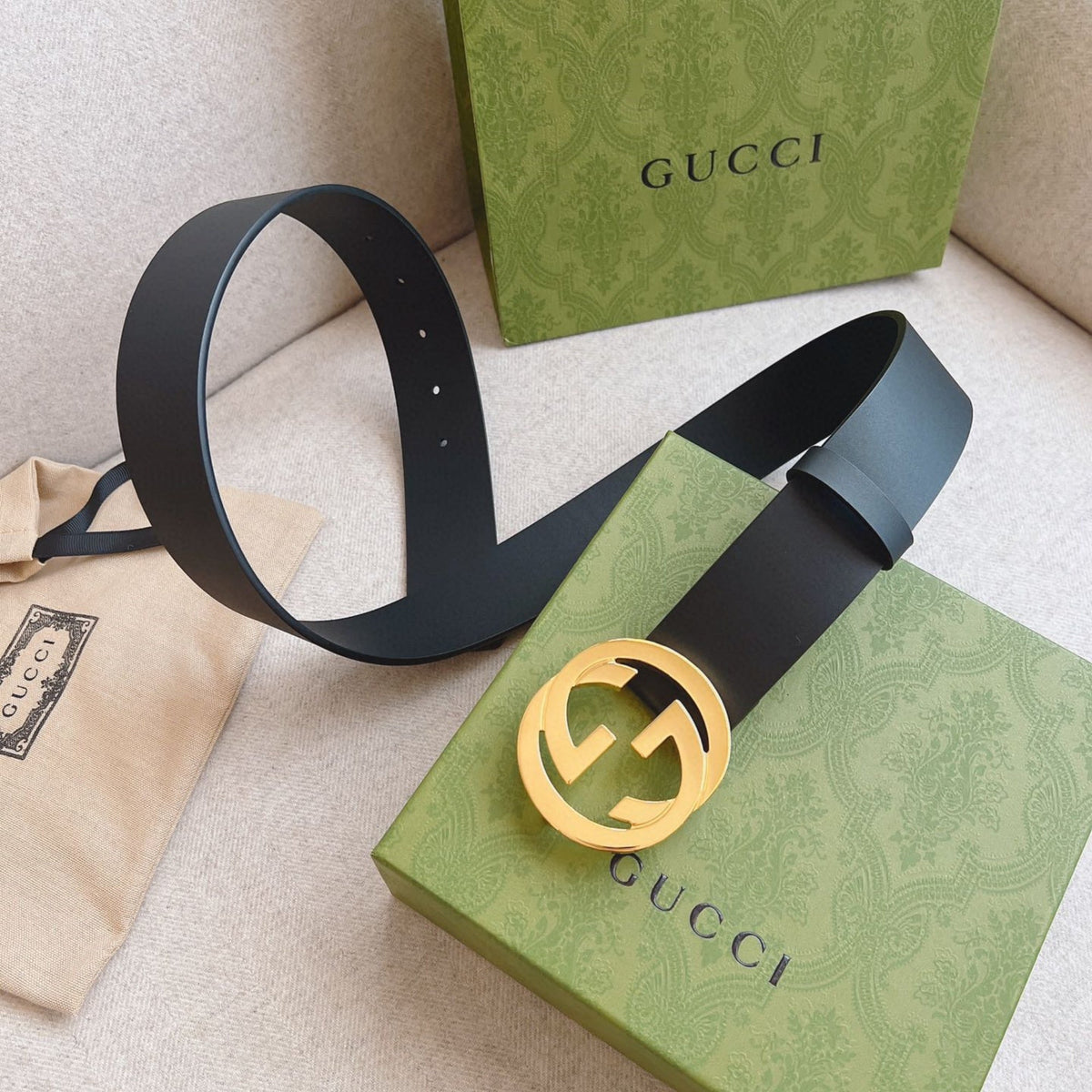 Elegant Black Buckle Belt