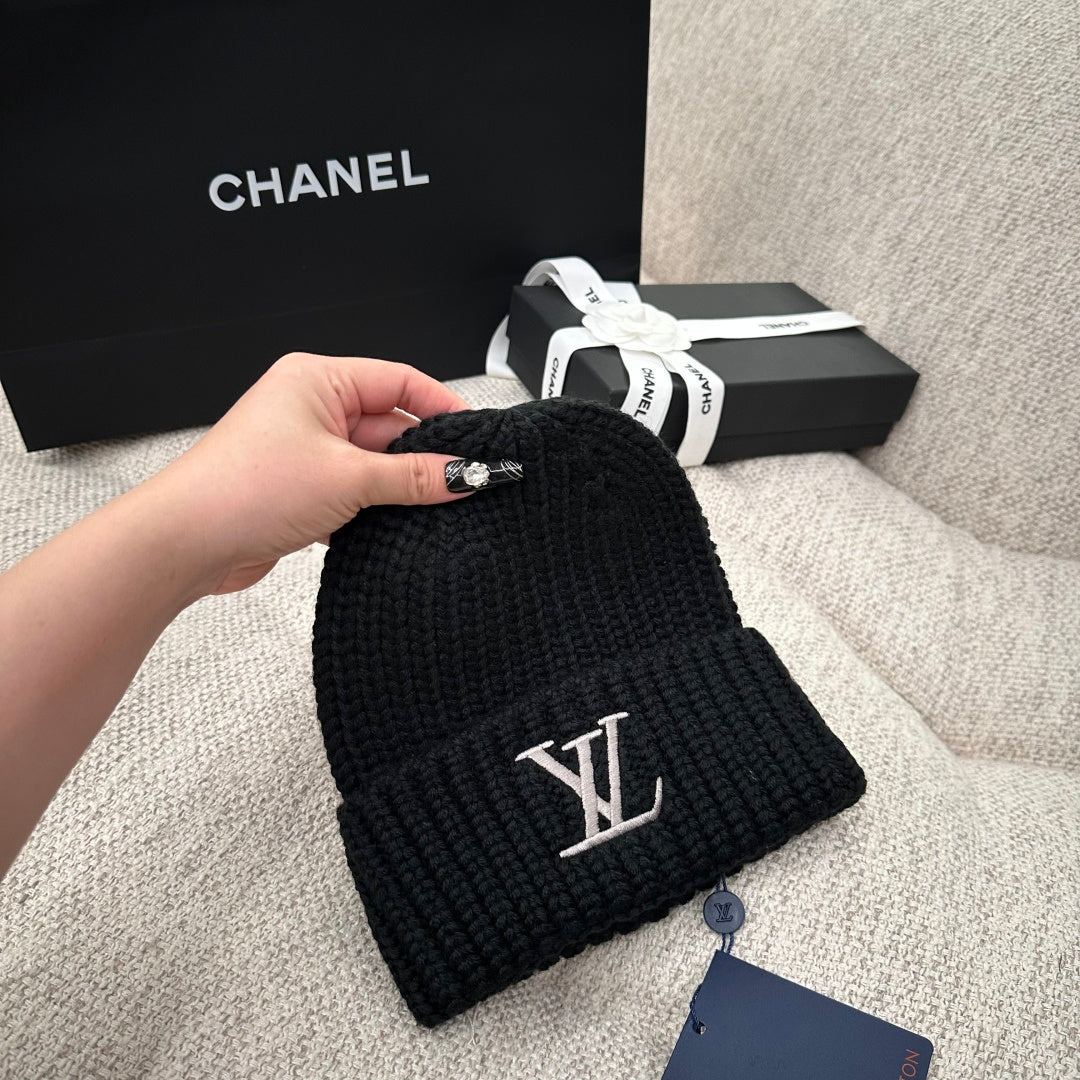 Black Ribbed Knit Beanie